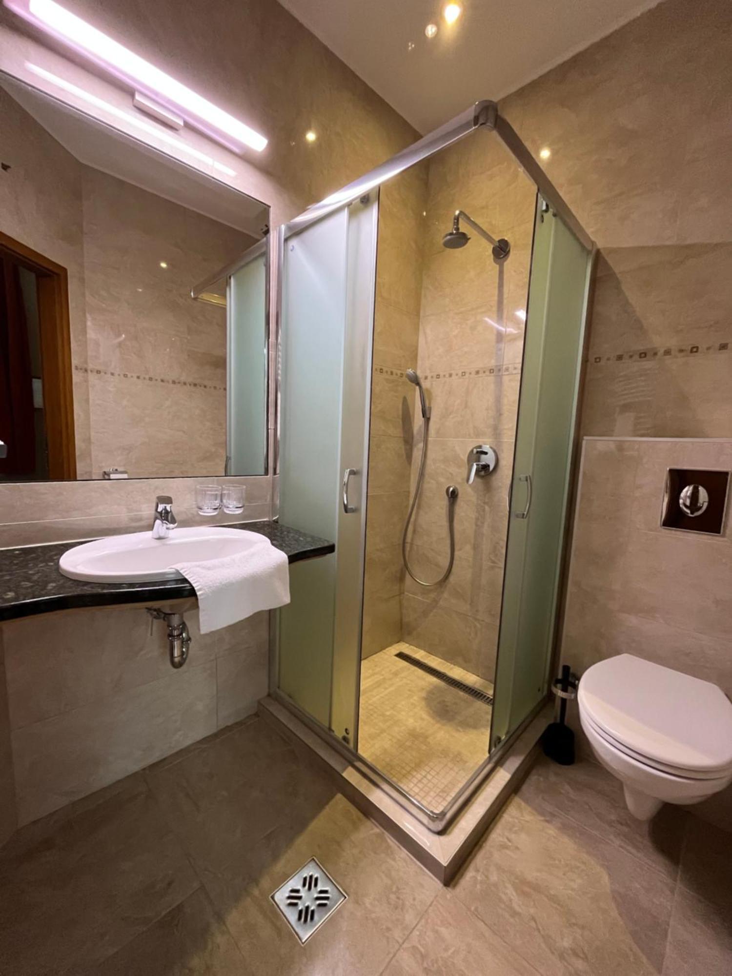 Wagner Vendegudvar Panzio 3* Szombathely
