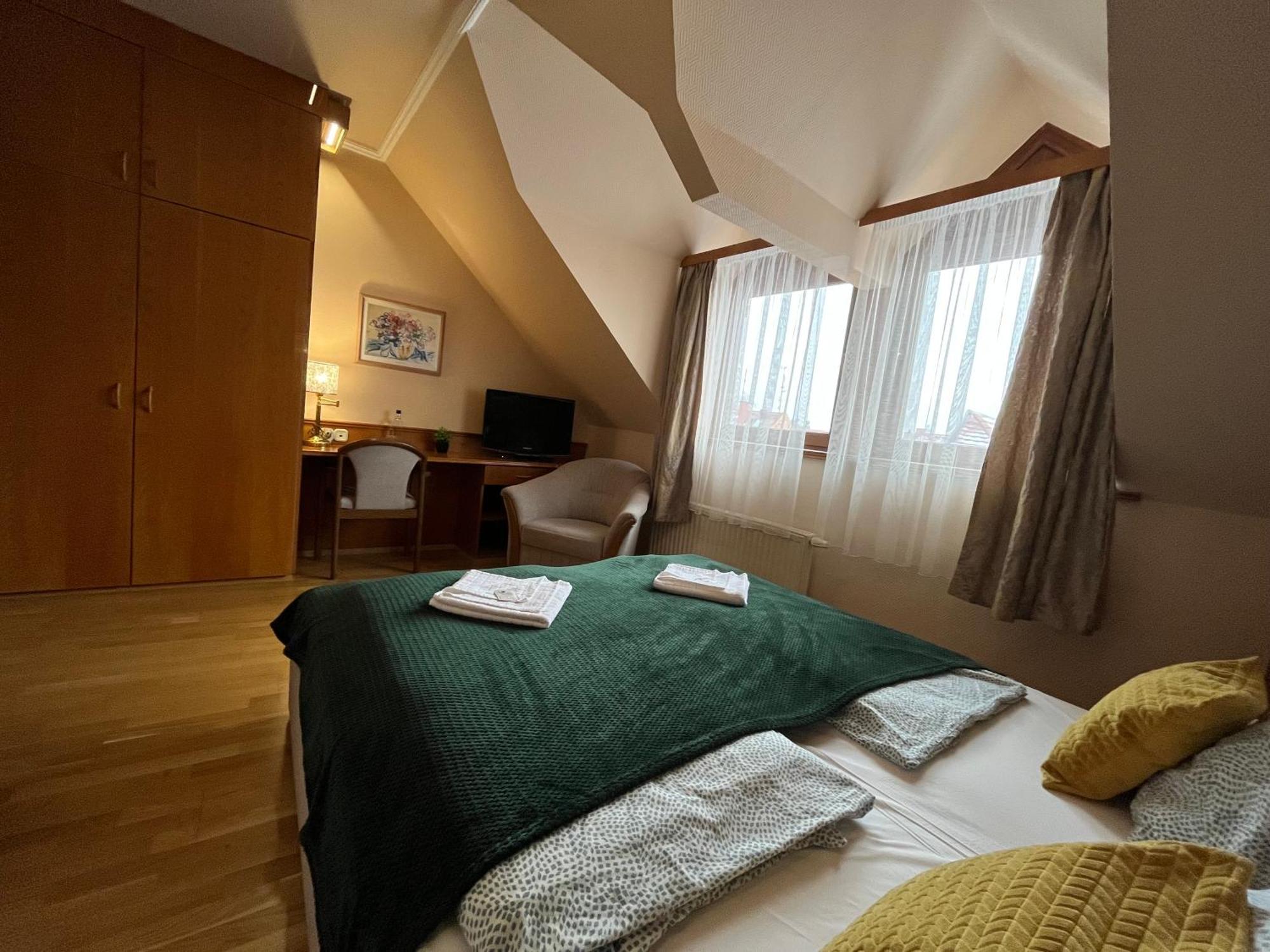 Wagner Vendegudvar Panzio 3* Szombathely