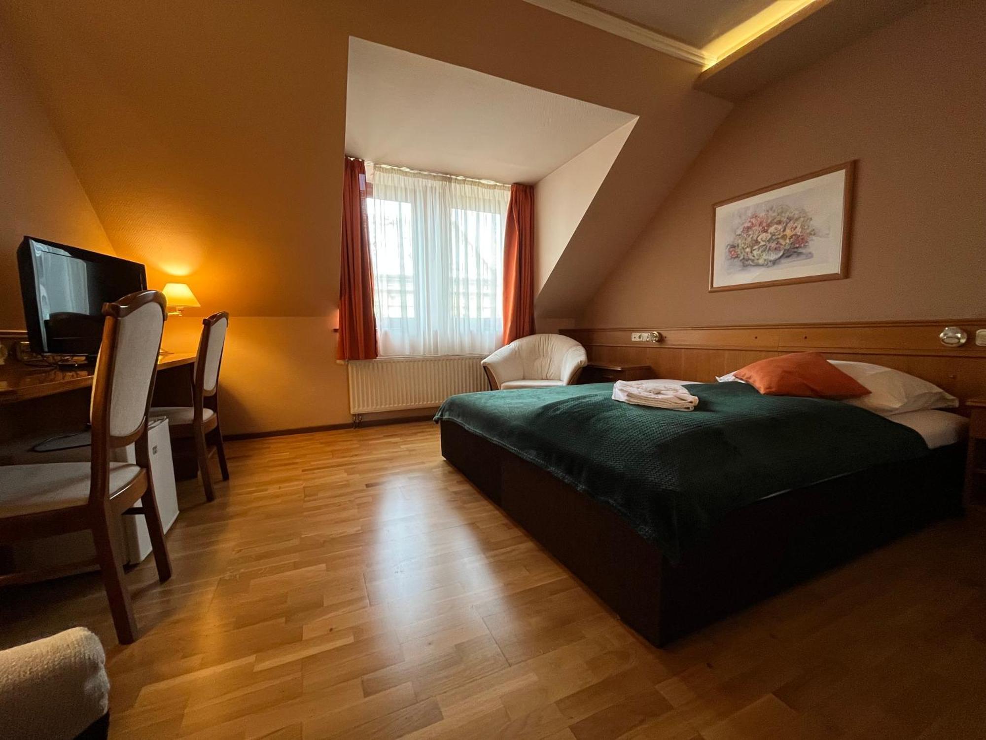 Hotel Wagner Vendegudvar Panzio 3*