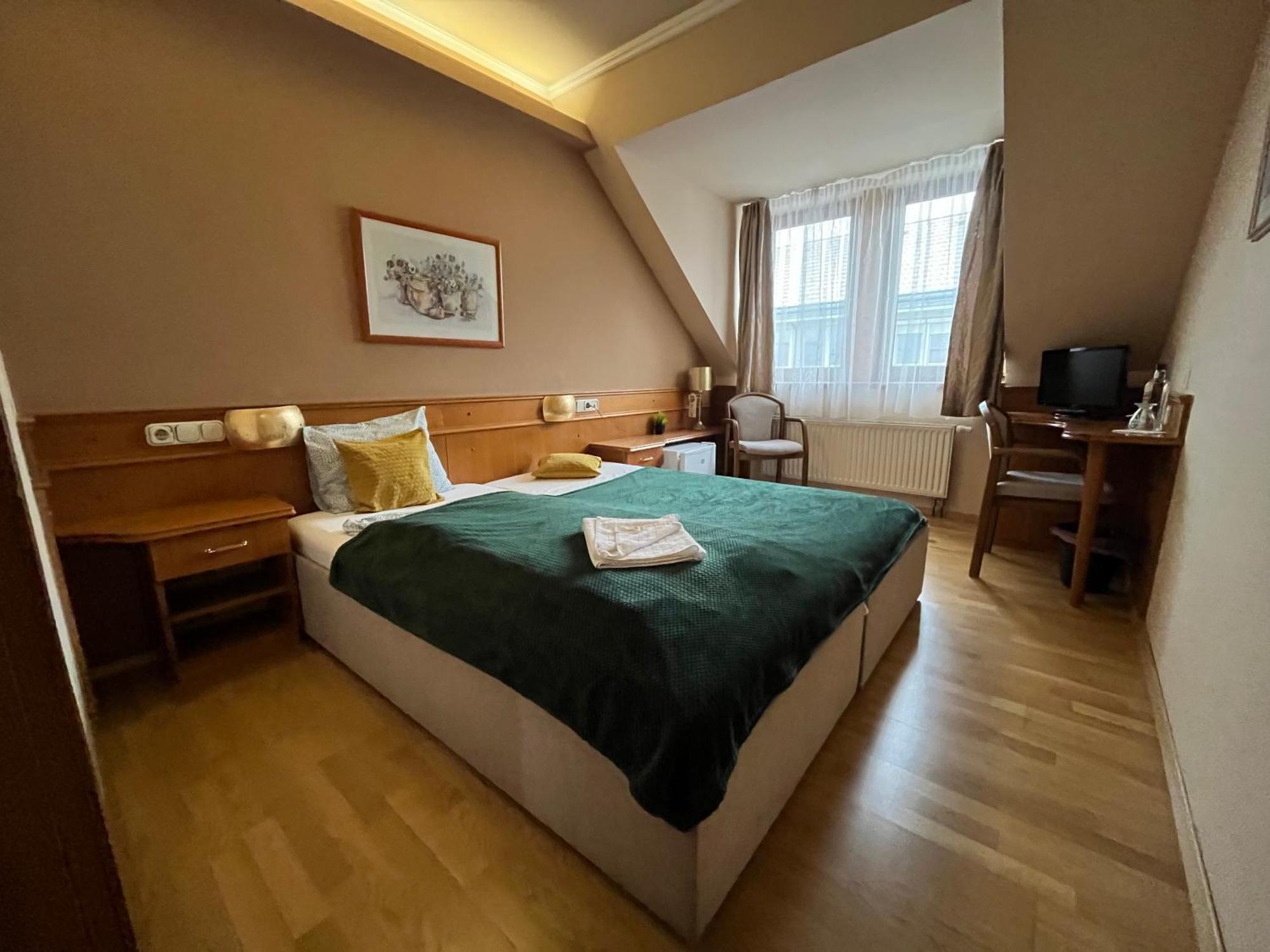Wagner Vendegudvar Panzio 3* Szombathely